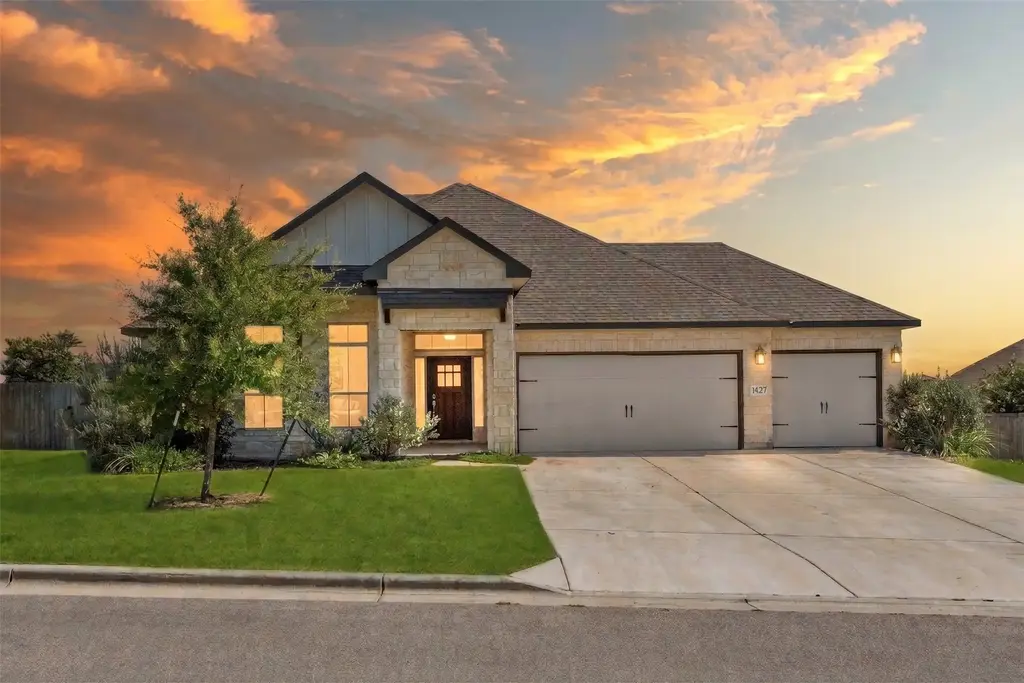 1527 Mountain Crest Cove, Salado