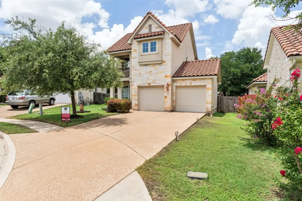 15528 Interlachen Drive, Austin