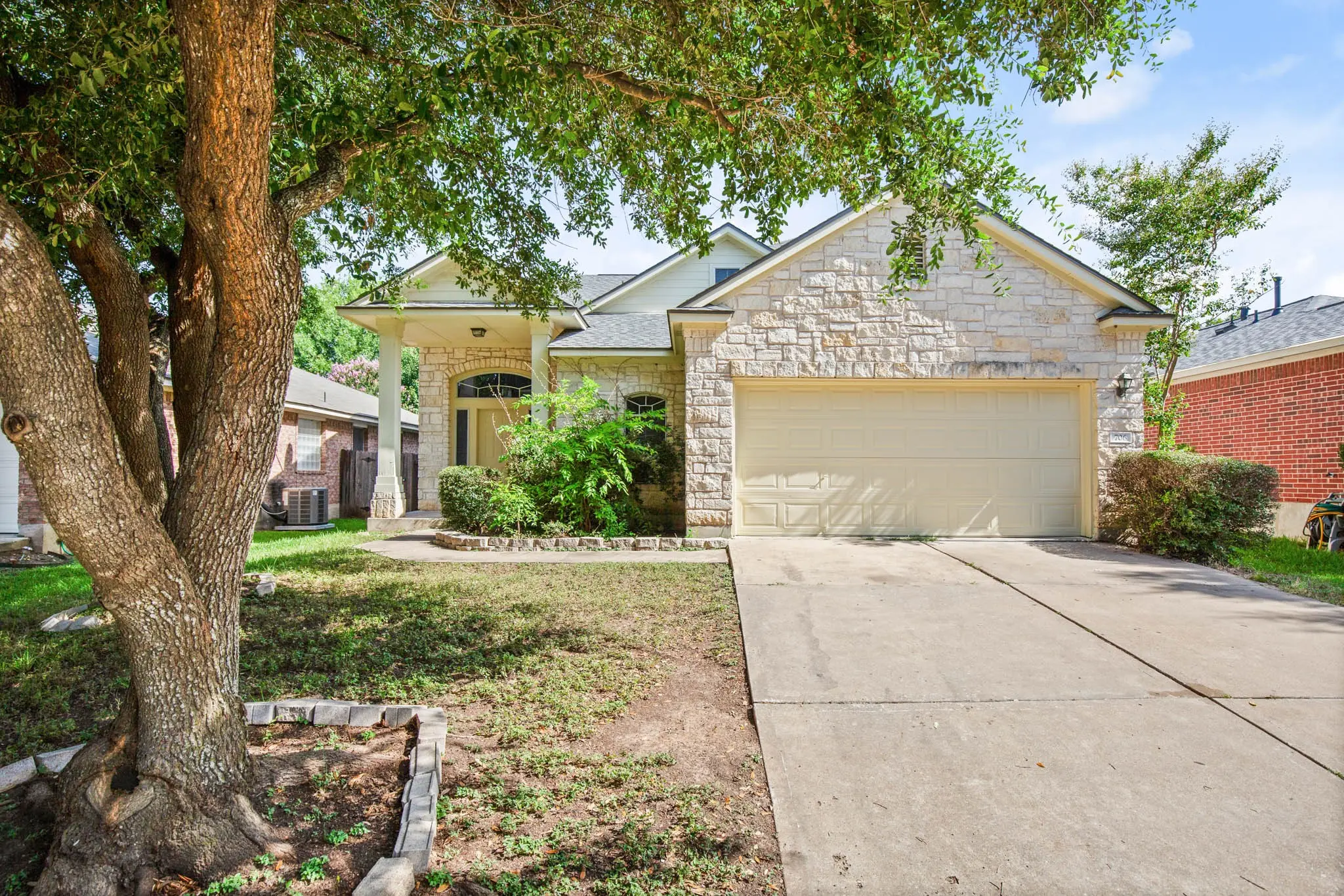 Photo of Listing #9452169