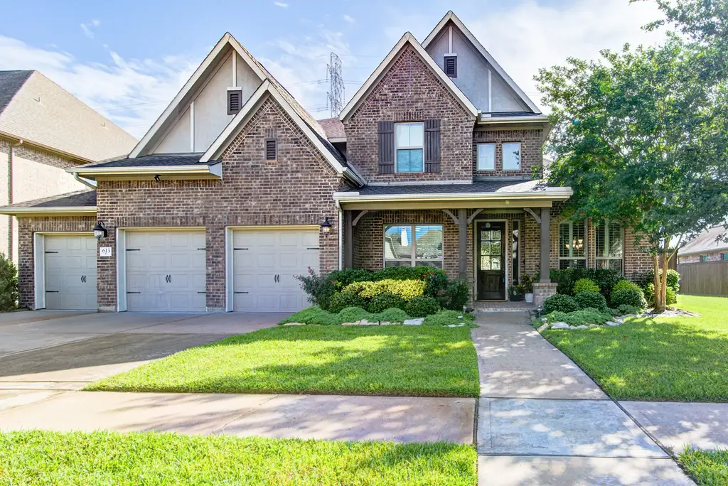613 East Fork, Webster