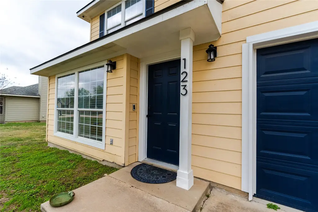 123 Kawainui Lane, Bastrop