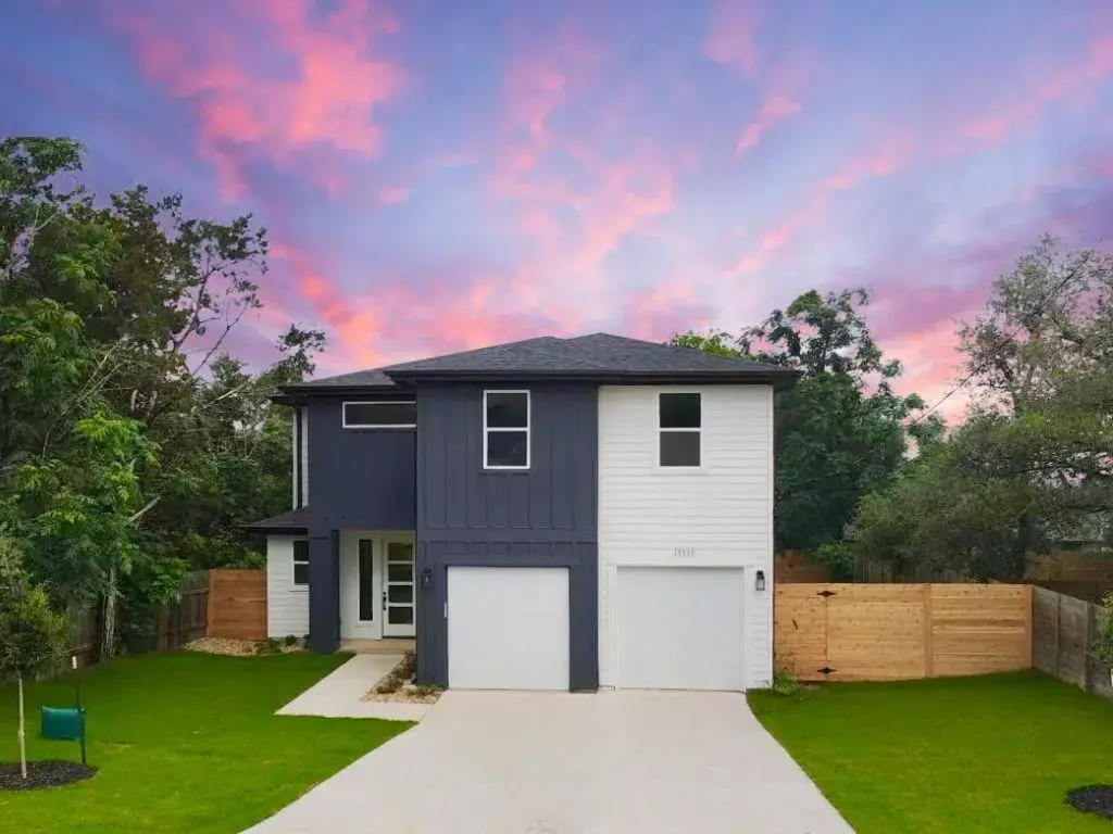 11111 Elm Street, Jonestown