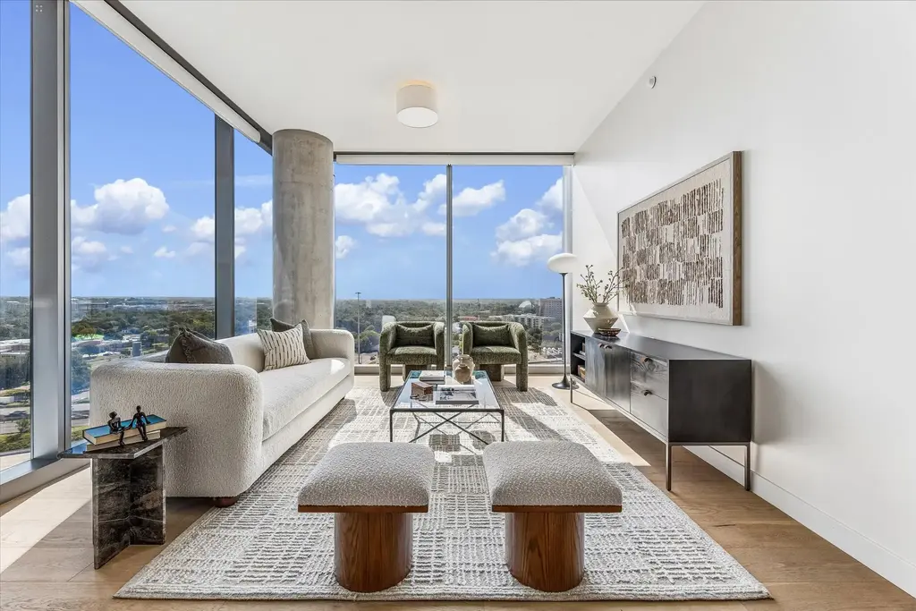 44 East Avenue 1407, Austin