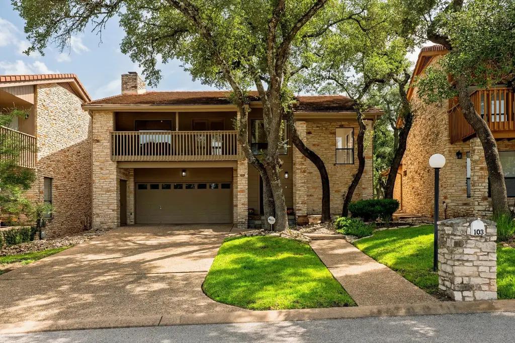 103 Crescent Bluff, Lakeway