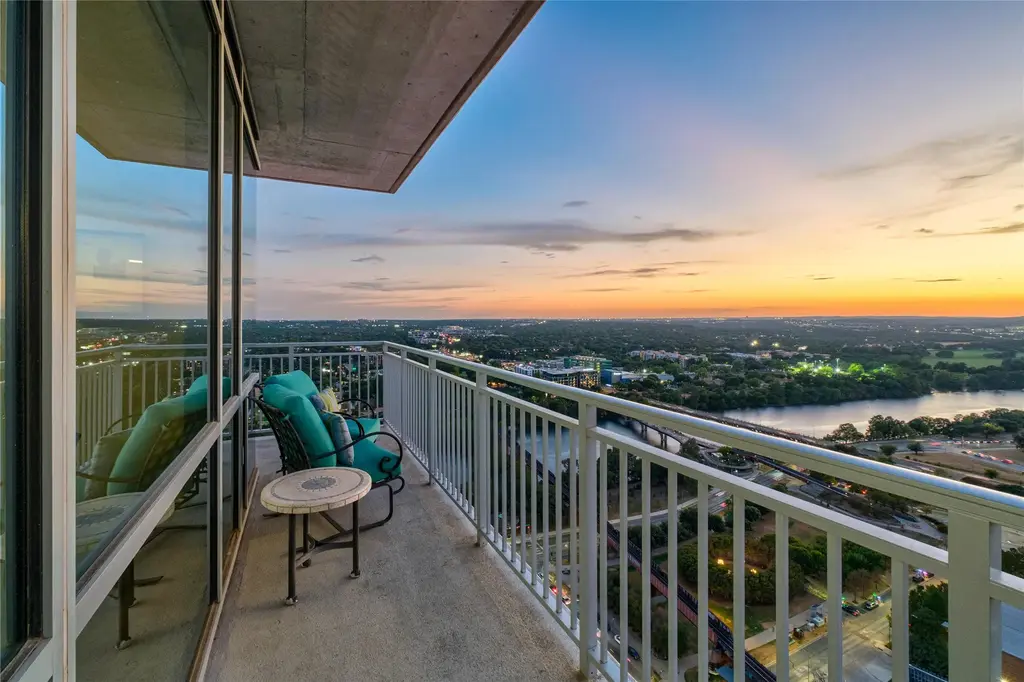 222 West Avenue 2802, Austin