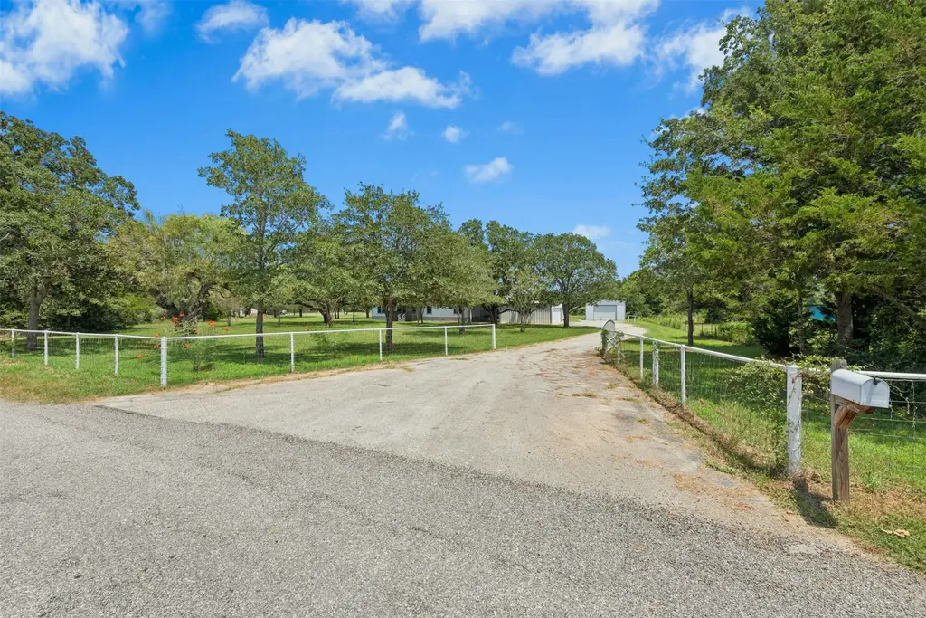 255 Rosanky Cattle Co Road, Rosanky