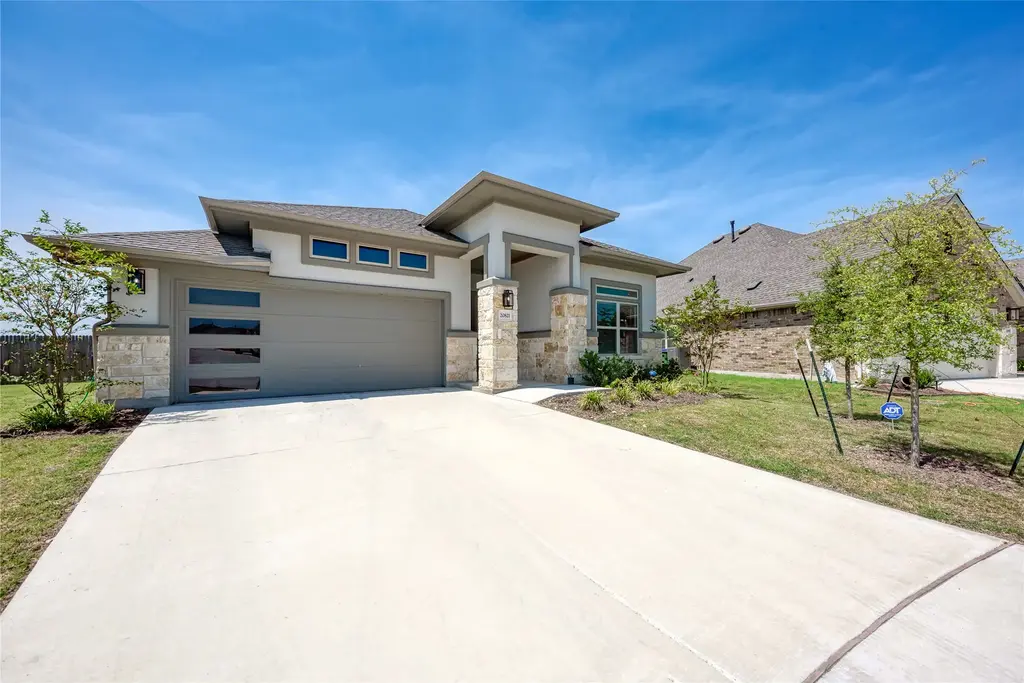 20821 Schuster Street, Manor