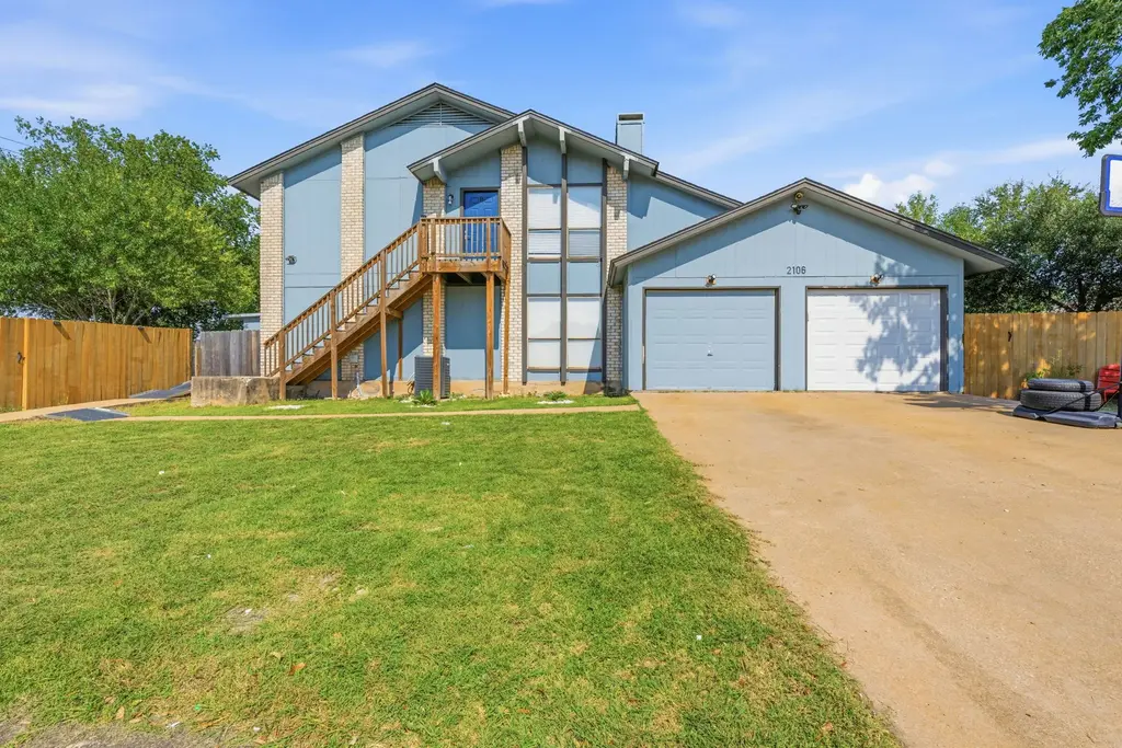2106 Lamplight Village Circle A, Austin