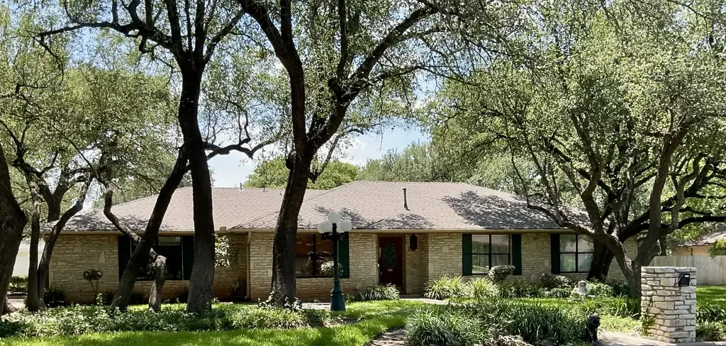 201 Oakwood Drive, Georgetown