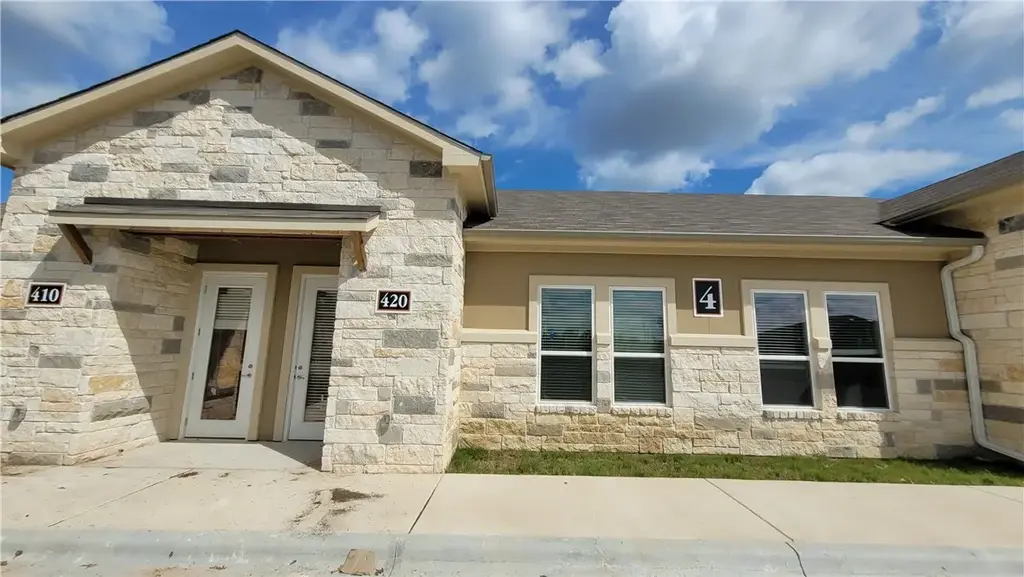 1000 Gattis School Road 420, Round Rock