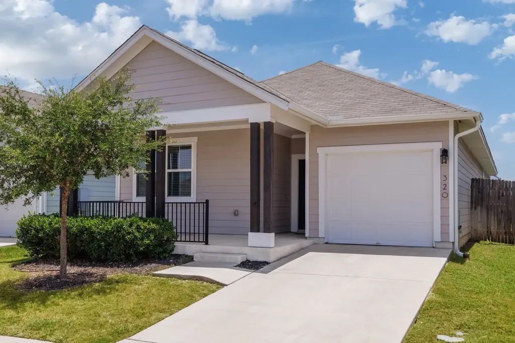 320 E Broade Street, Leander