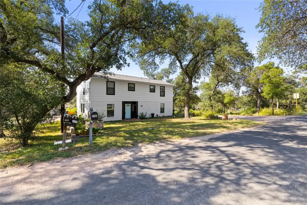 925 Windy Shores Loop, Spicewood