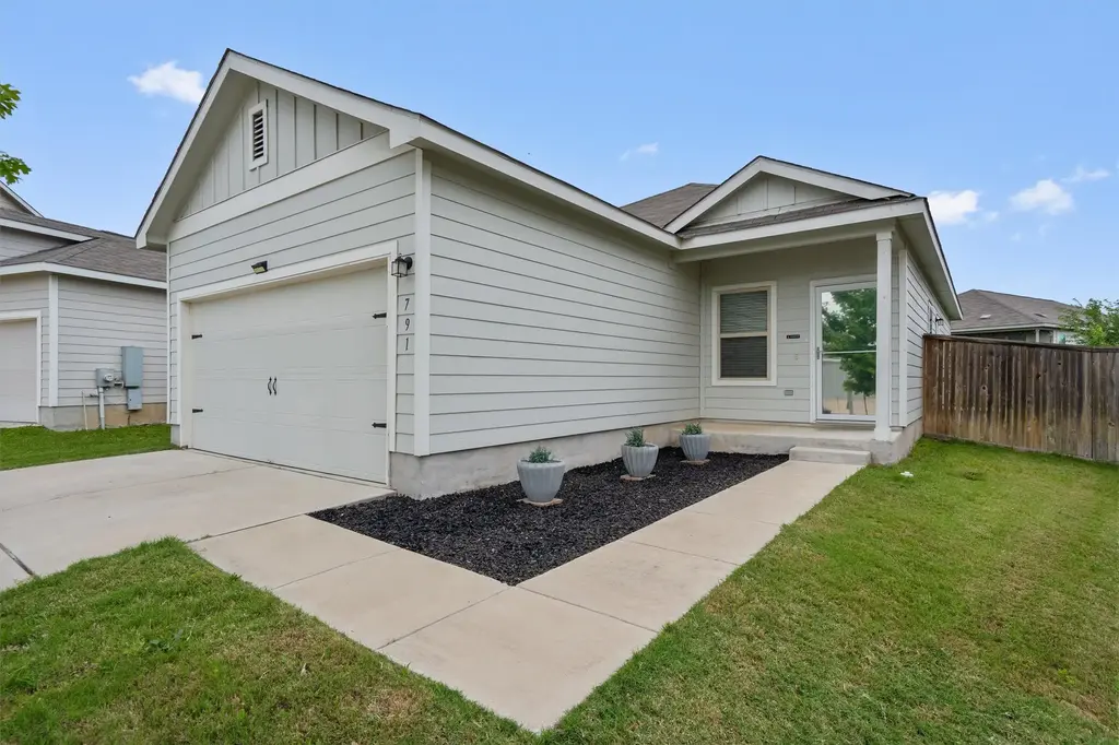 791 Circle Way, Jarrell