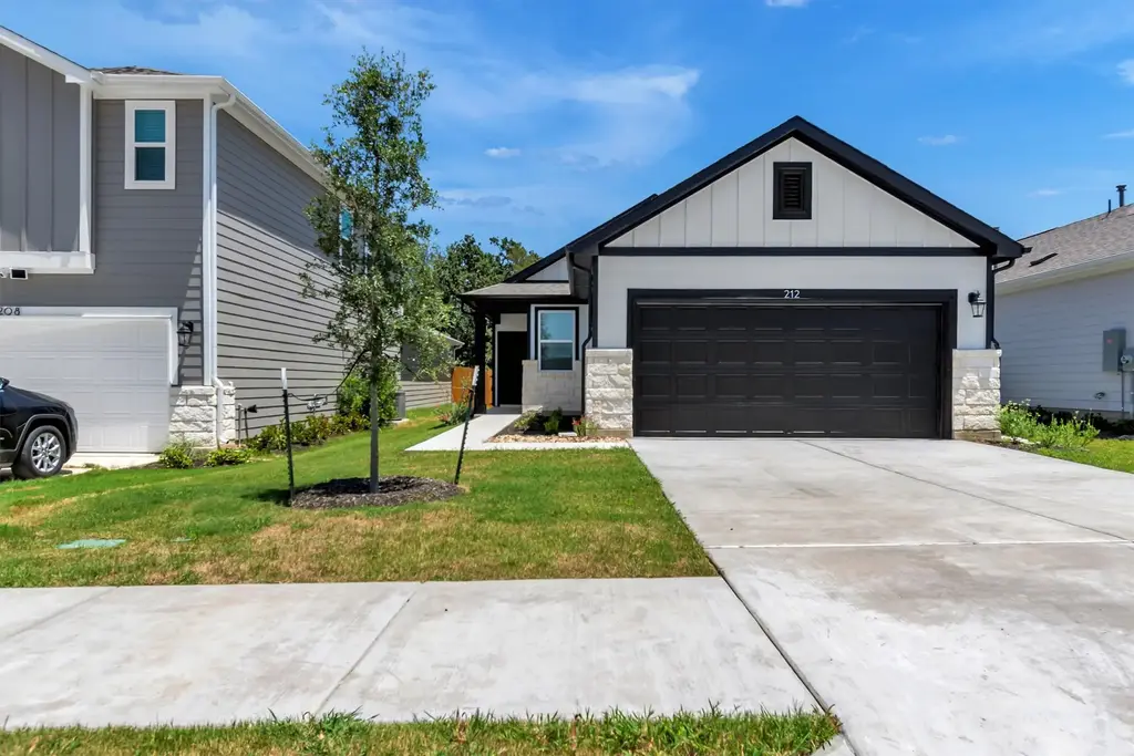 212 Bendecido Loop, Elgin