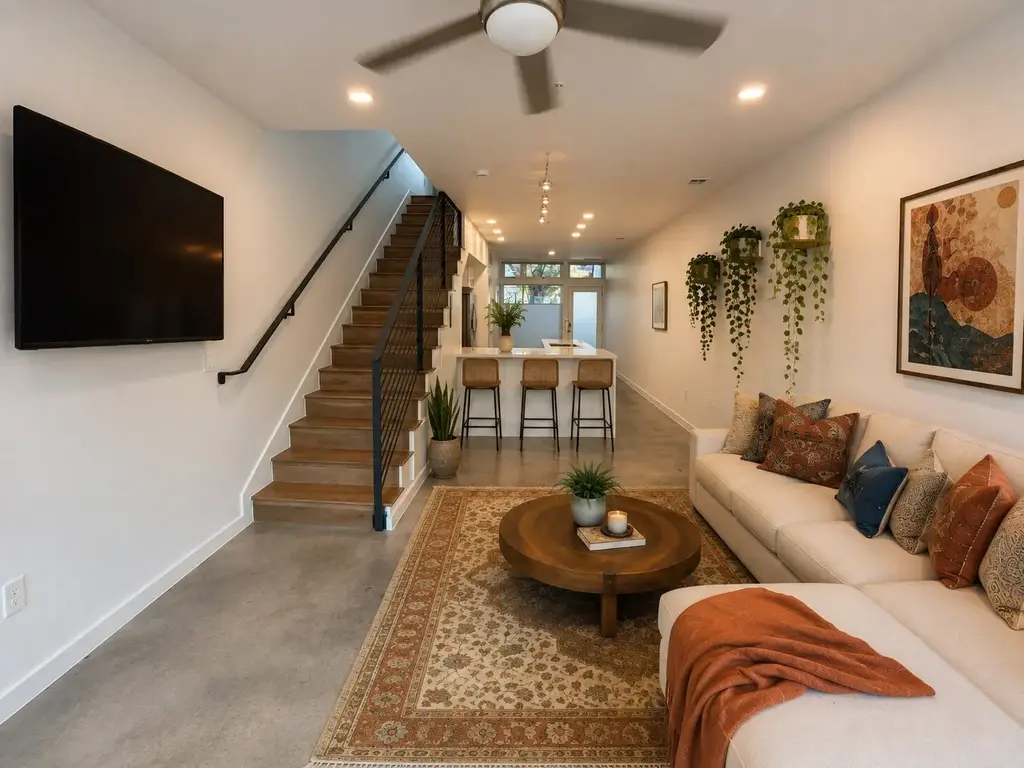 2002 E 7th Street 209, Austin