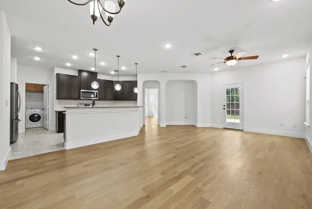 544 Ayinger Lane, Austin