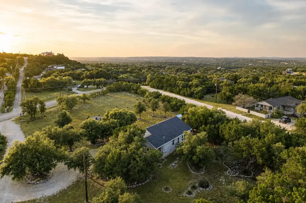 1816 Spring Valley Drive, Dripping Springs