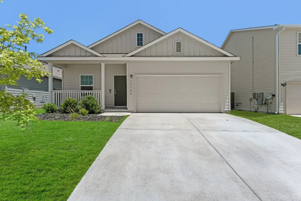 13704 Tordillo Drive, Elgin