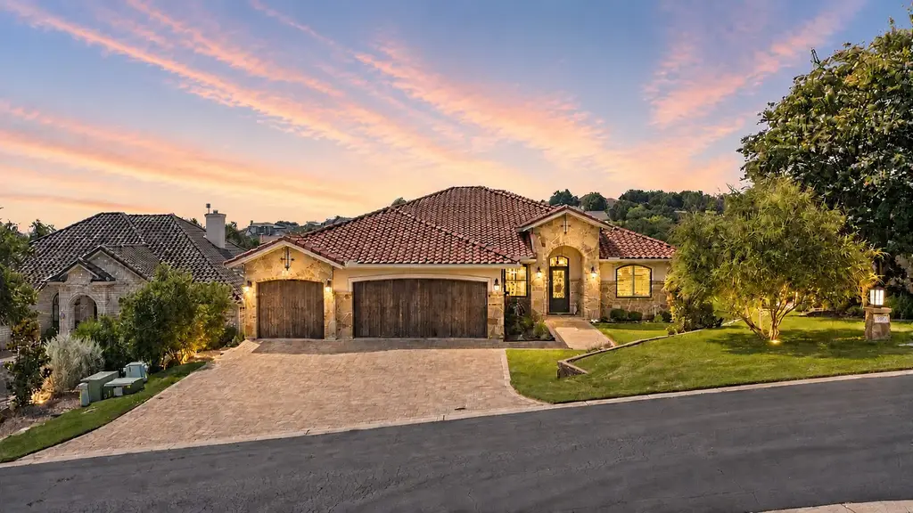 107 Long Mountain Drive, Horseshoe Bay