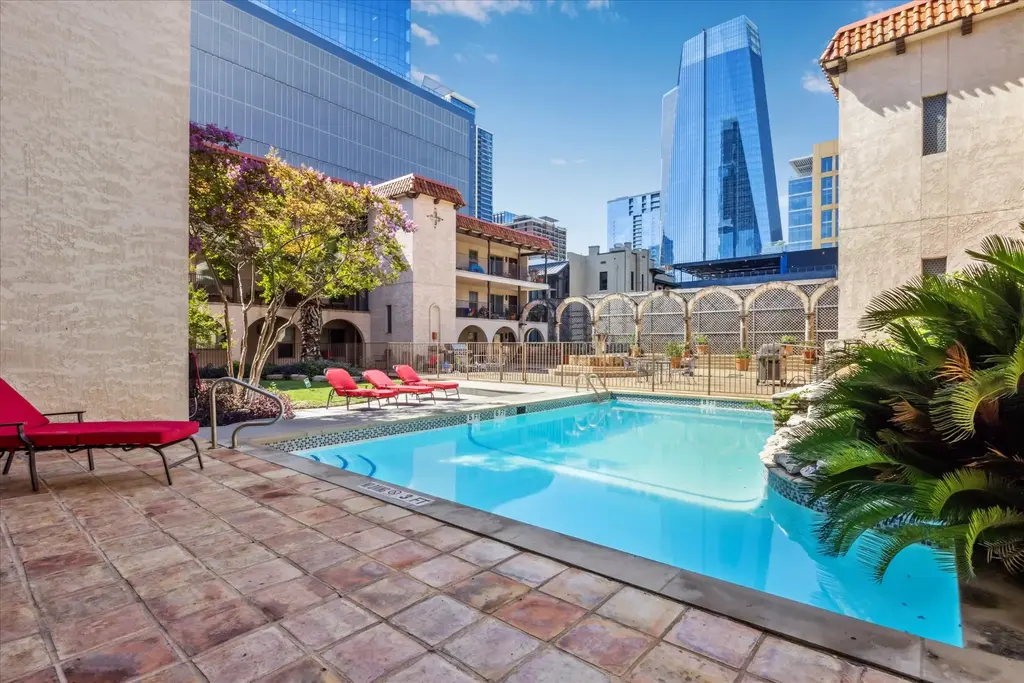 505 W 7th Street 105, Austin