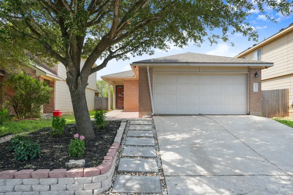 137 Hillhouse Lane, Manchaca