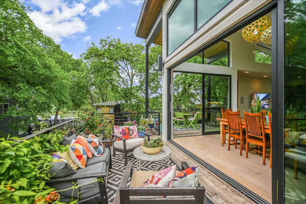 56 Waller Street, Austin