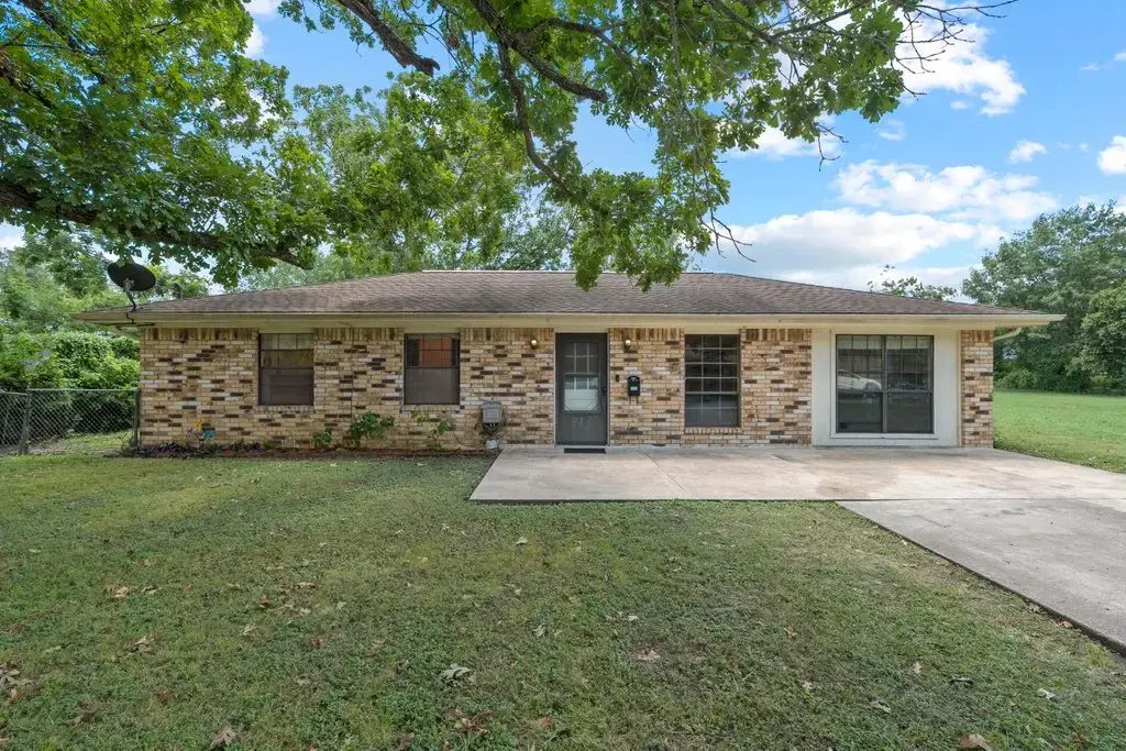 213 Atascosa Street, Lockhart