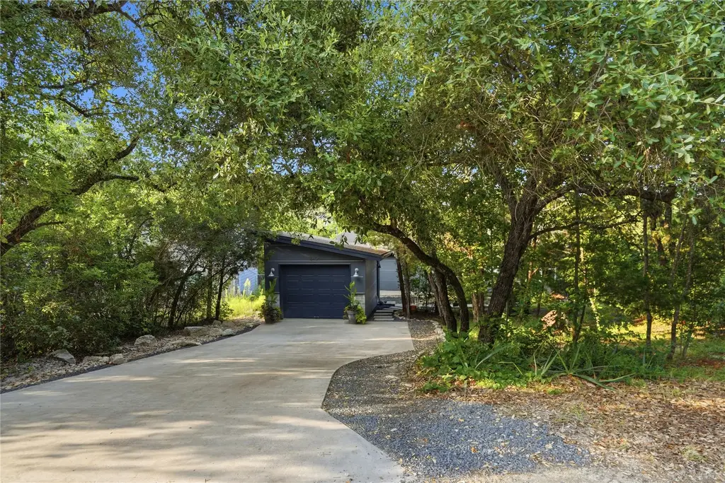 18406 Roundrock Road, Jonestown