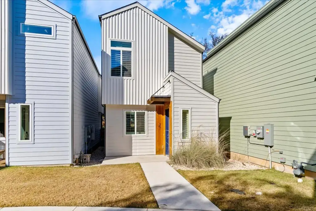 814 N Bluff Drive 76, Austin