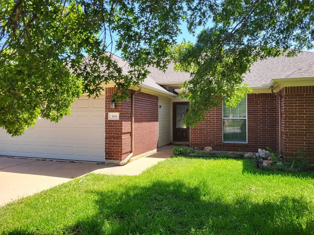 304 N Kings Canyon Drive, Cedar Park