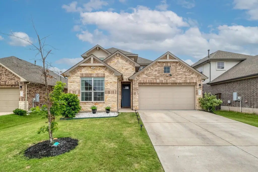 14005 Mcarthur Drive, Manor