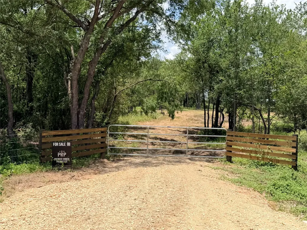 Tbd Fm 86 Tract 1 Highway, Luling