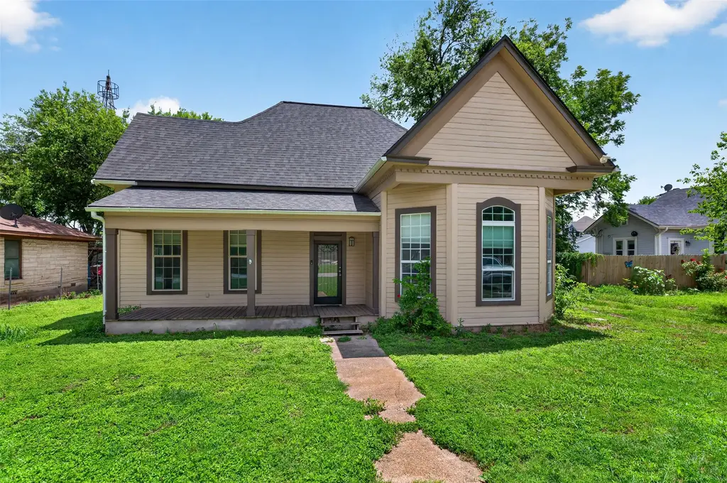 529 W Clark Street A, Bartlett