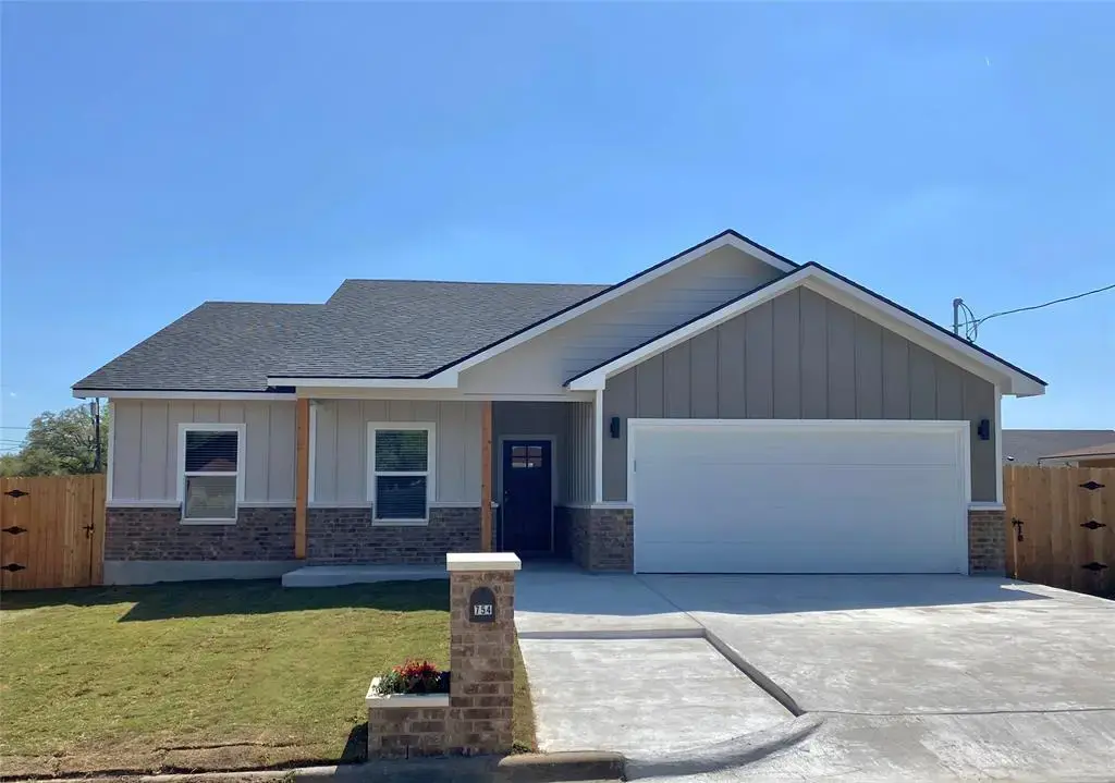 754 W. Columbus Street, Giddings