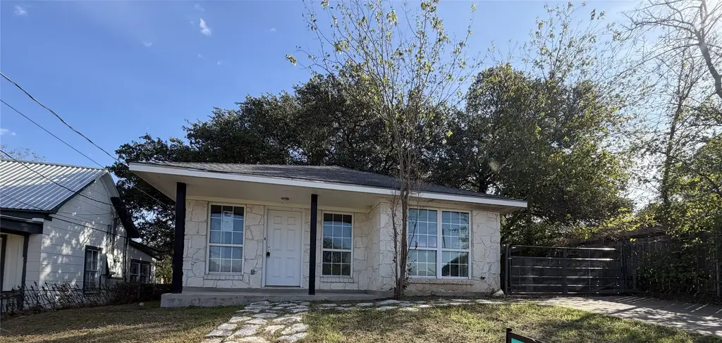 207 S Creek Street, Fredericksburg