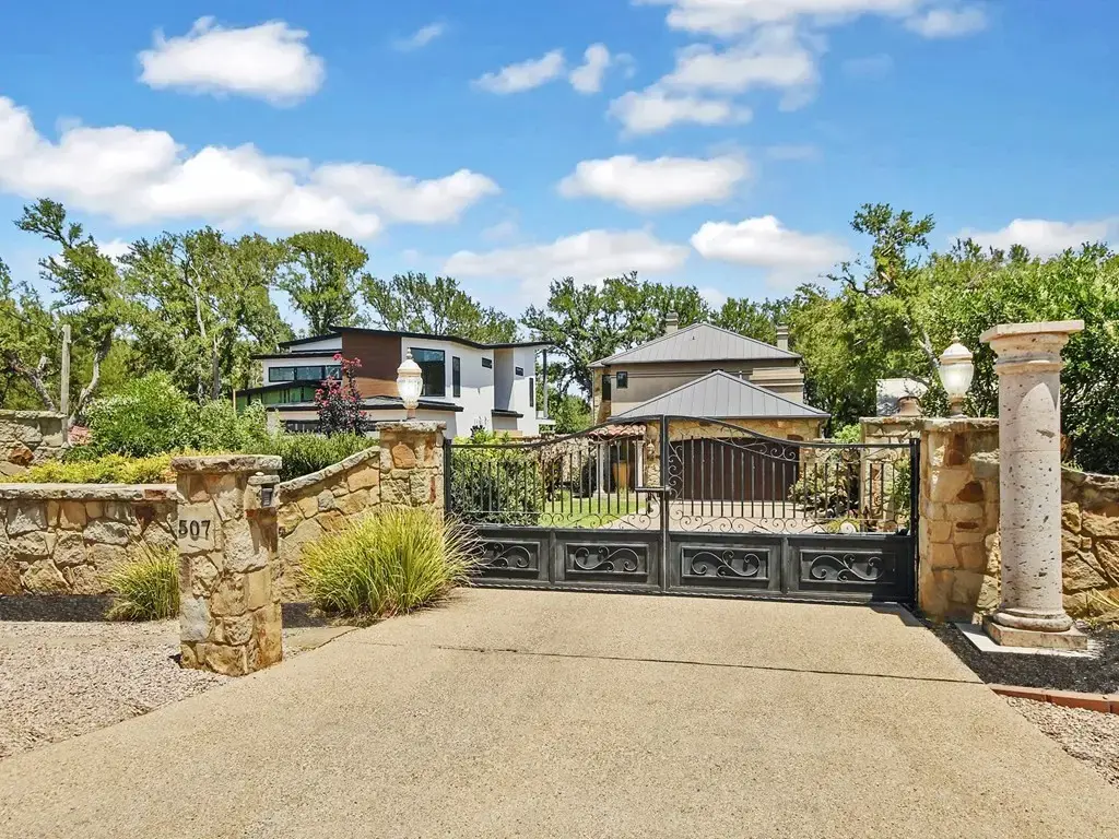 507 Sandy Mountain Drive, Sunrise Beach