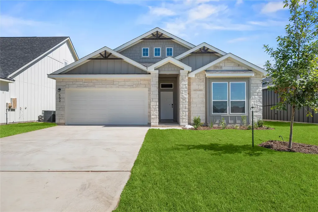 552 Gus Loop, Georgetown