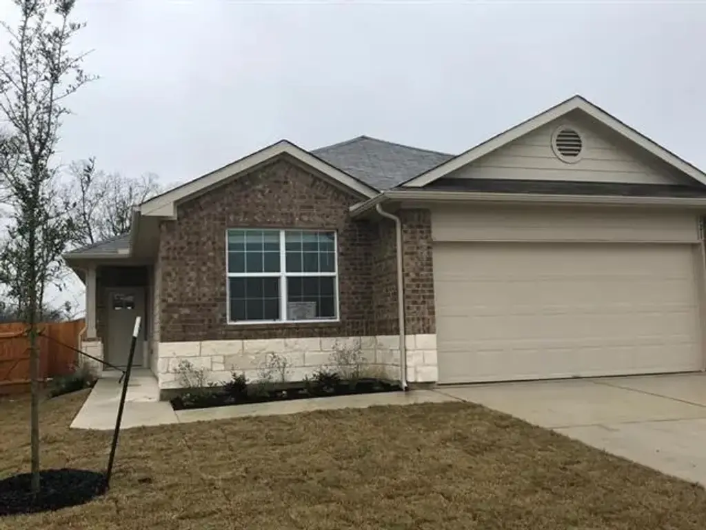 221 Naset Drive, Georgetown