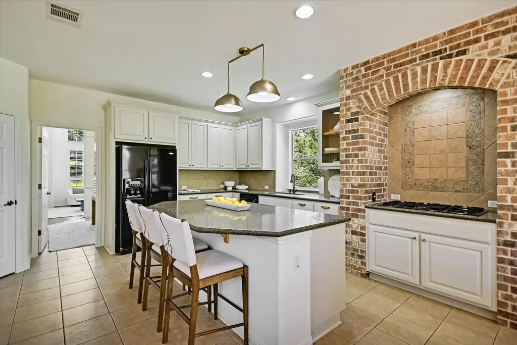 17120 Northlake Hills Drive, Jonestown