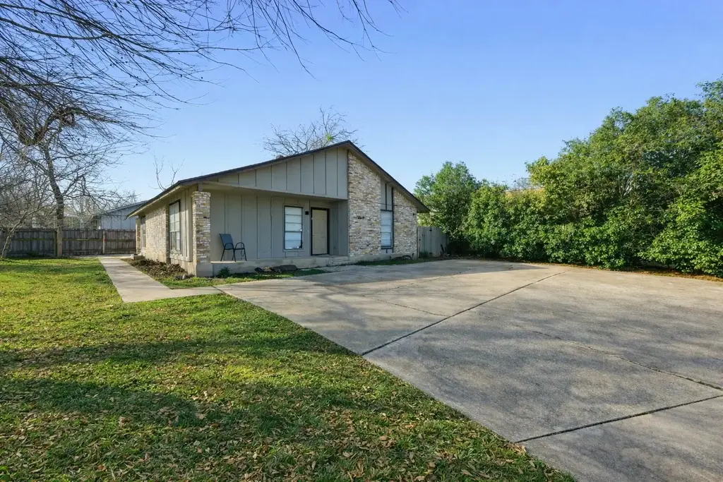 2603 Brickford Cove A & B, Austin