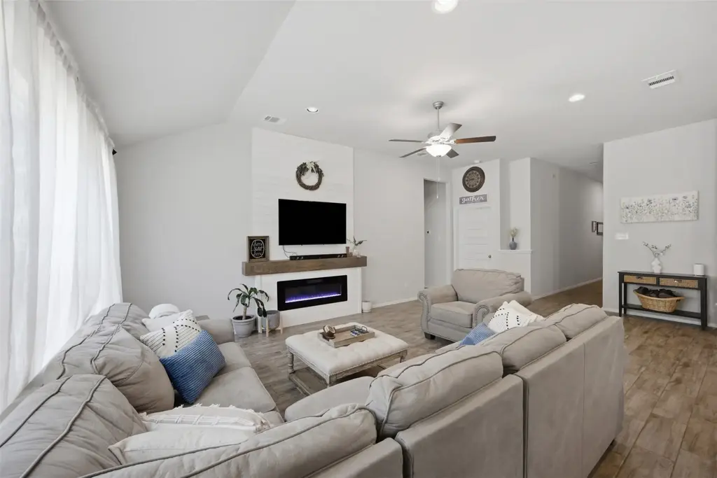 20812 Twisting Trail, Lago Vista