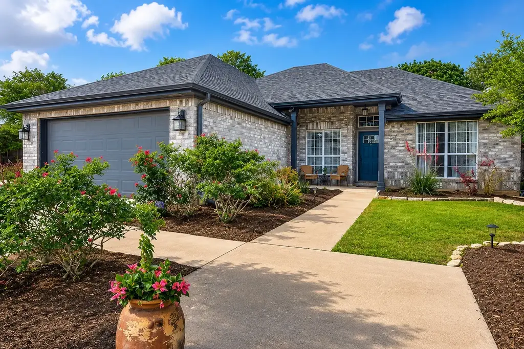 201 Rio Vista Drive, Georgetown