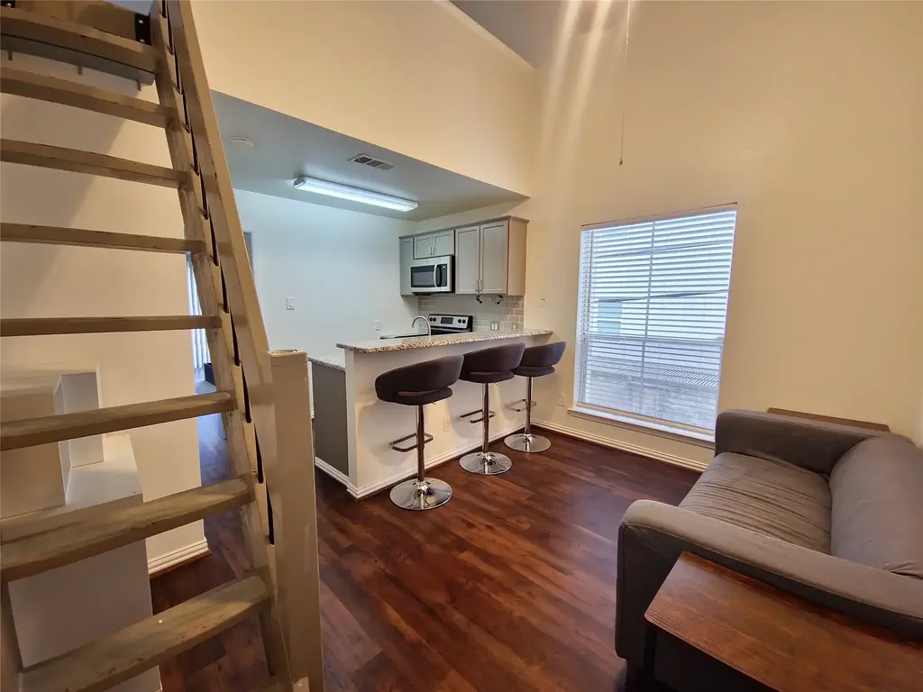 2313 Longview Street 205, Austin