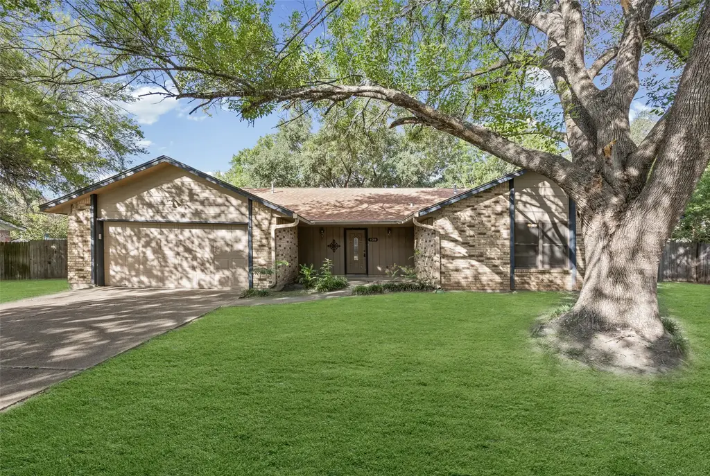 428 Connolly Circle W, Lockhart