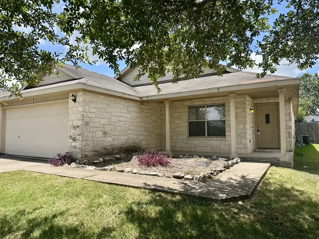 112 Cowboy Cove, Kyle
