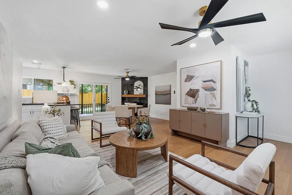 2004 Teakwood Drive, Austin