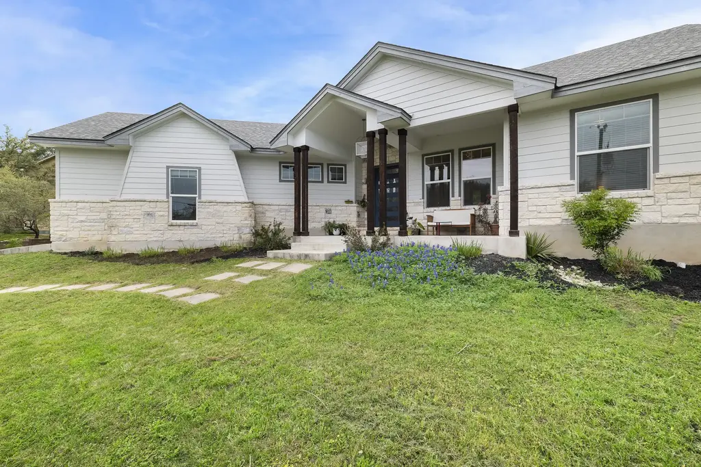 706 Stow Drive, Spicewood