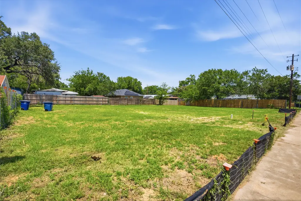 6206 & 6208 Ponca Street, Austin