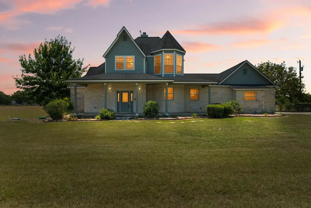 913 County Road 220, Florence