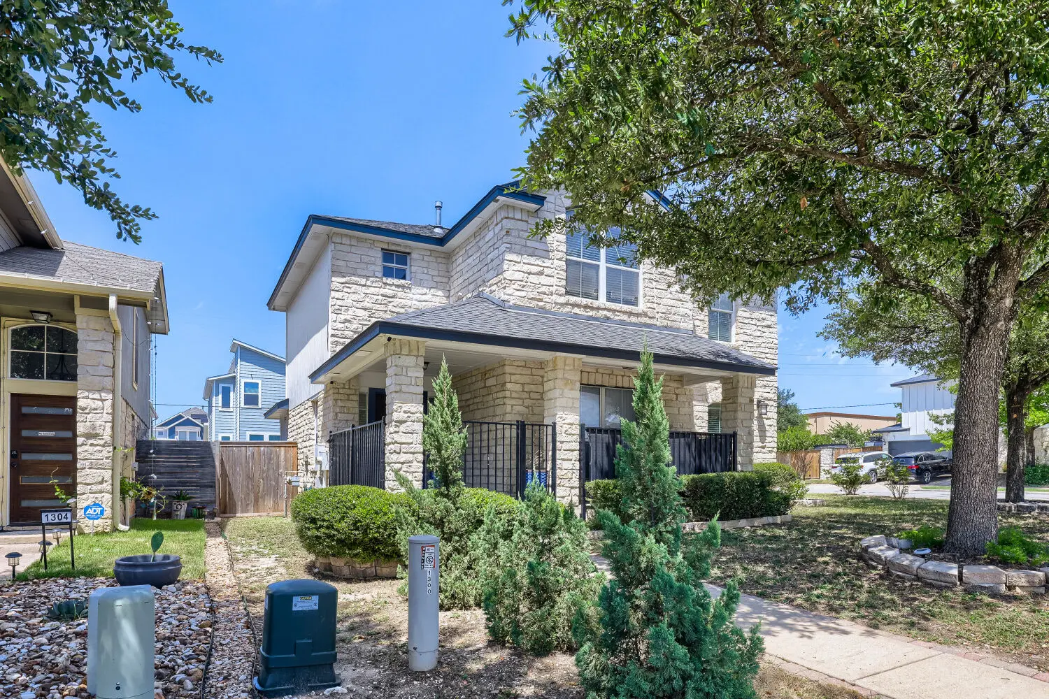 Photo of Listing #3875064